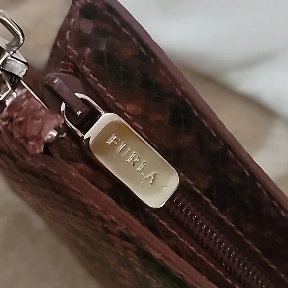 Furla Leather shoulder/sling Bag - Picture 7 of 12